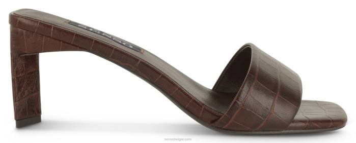 4P28195 Senso hakken maisy en cacao